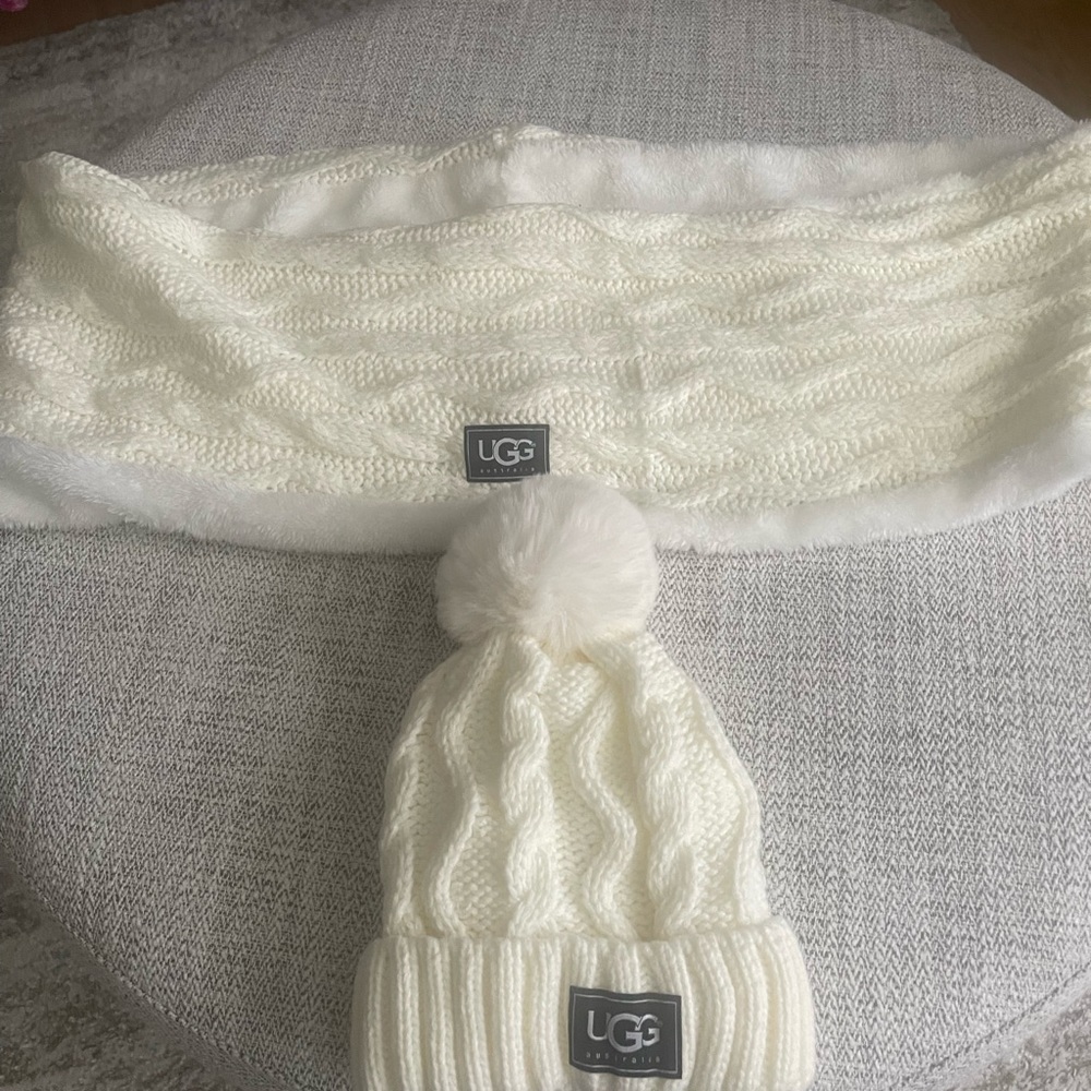 Set scarf and hat